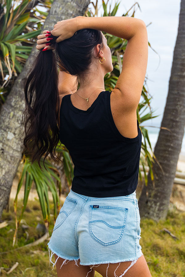 Explore Life - Womens Explore Palm Tree Crop Singlet - Black