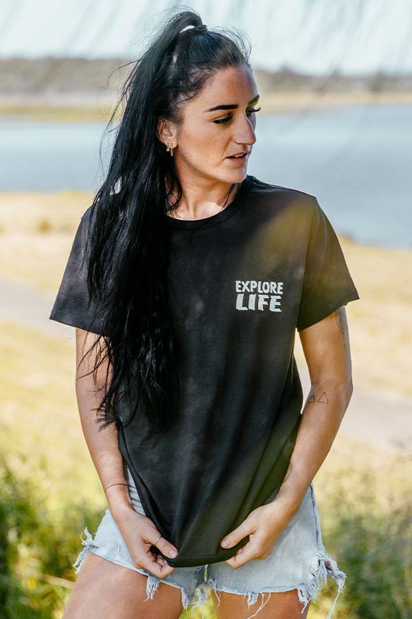 Women's Explore Life Happy Days Tee - Coal